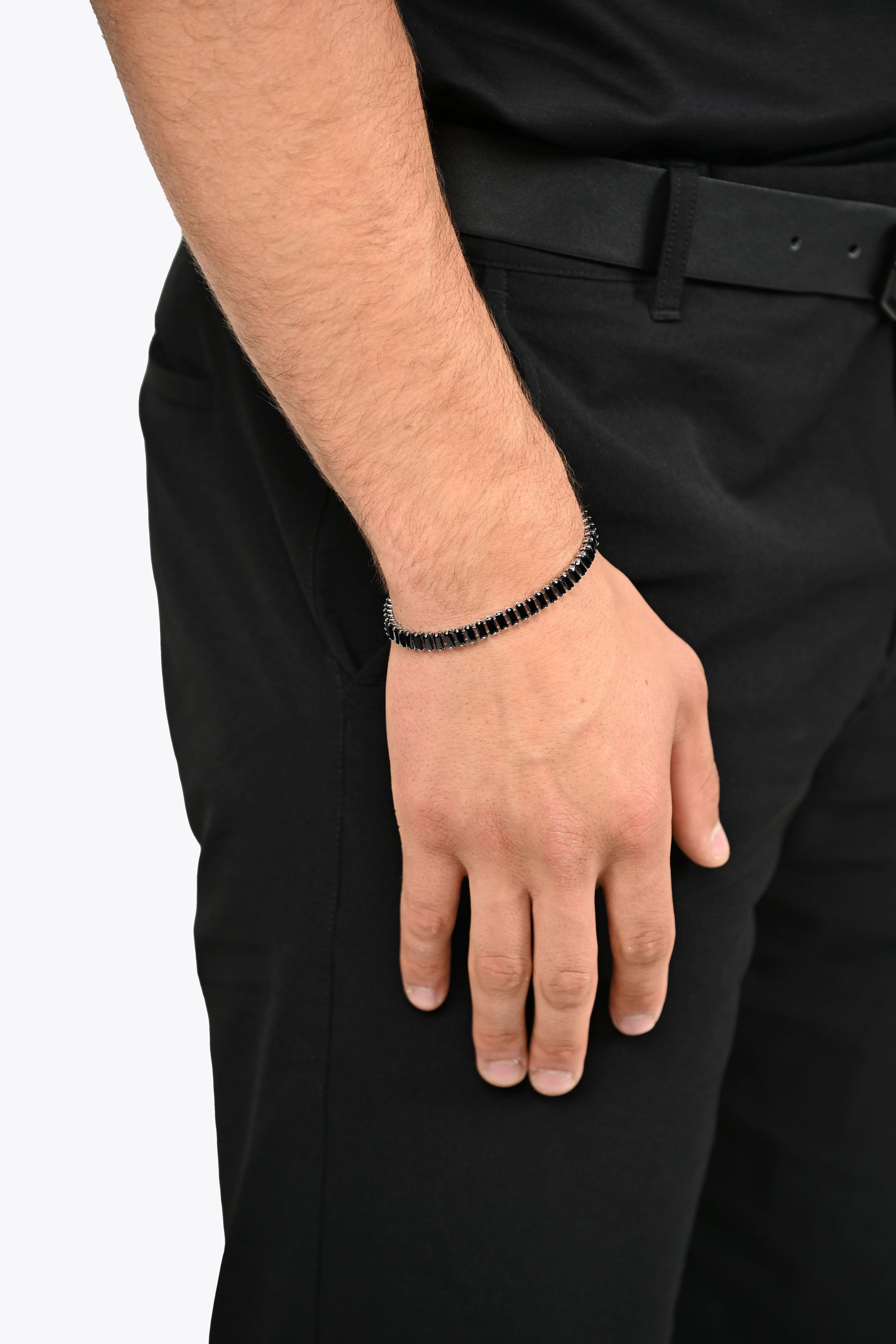 Pulsera Filo de Ónix (Pulsera para Hombre en Plata y Negro)