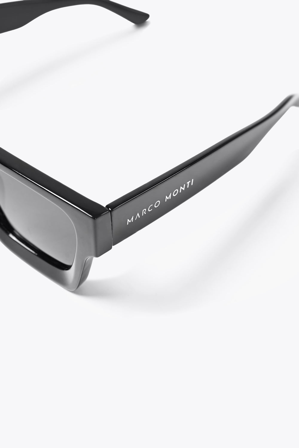SUNGLASSES BLACK
