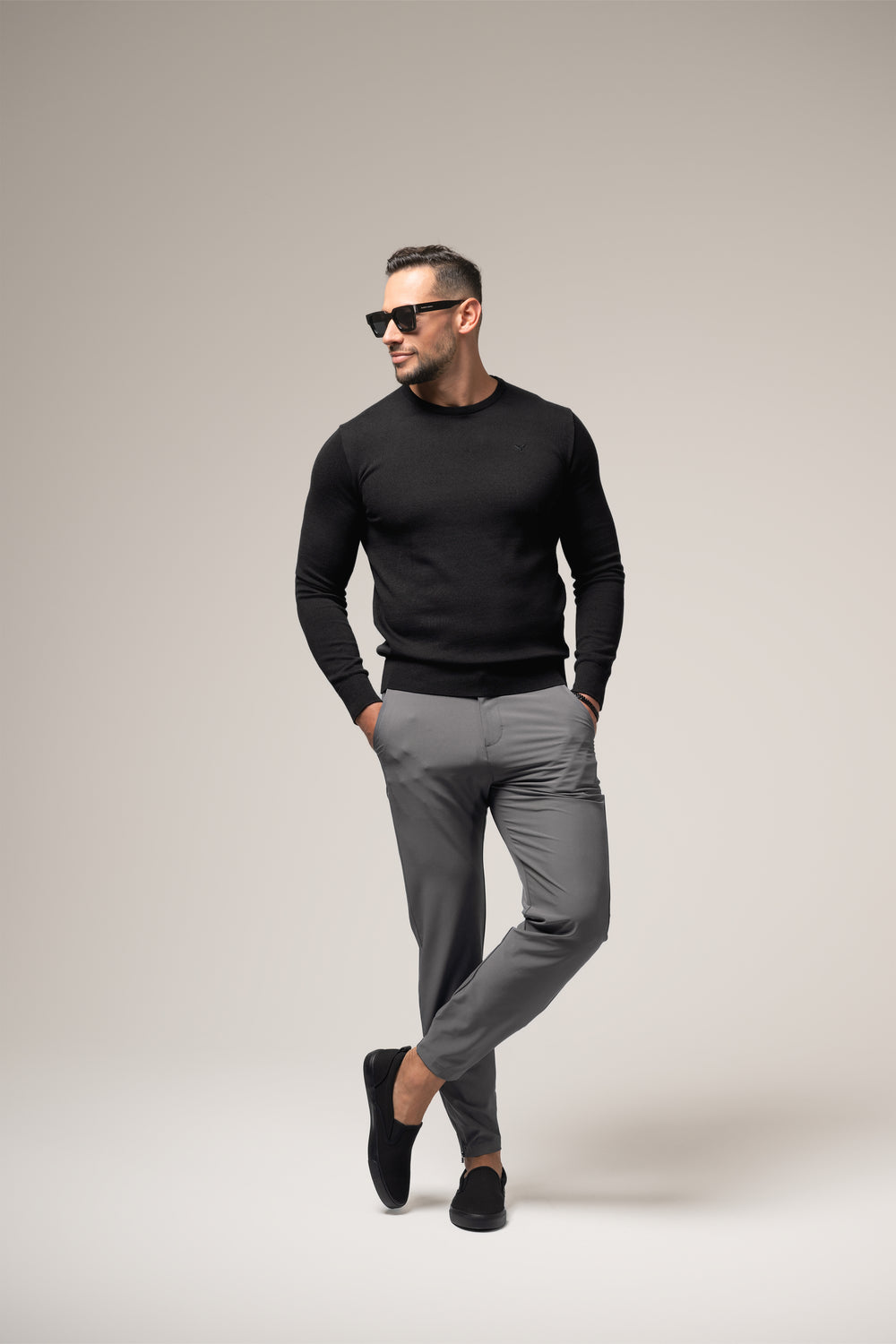 Novero Fine-Knit Crewneck | Nero Profondo