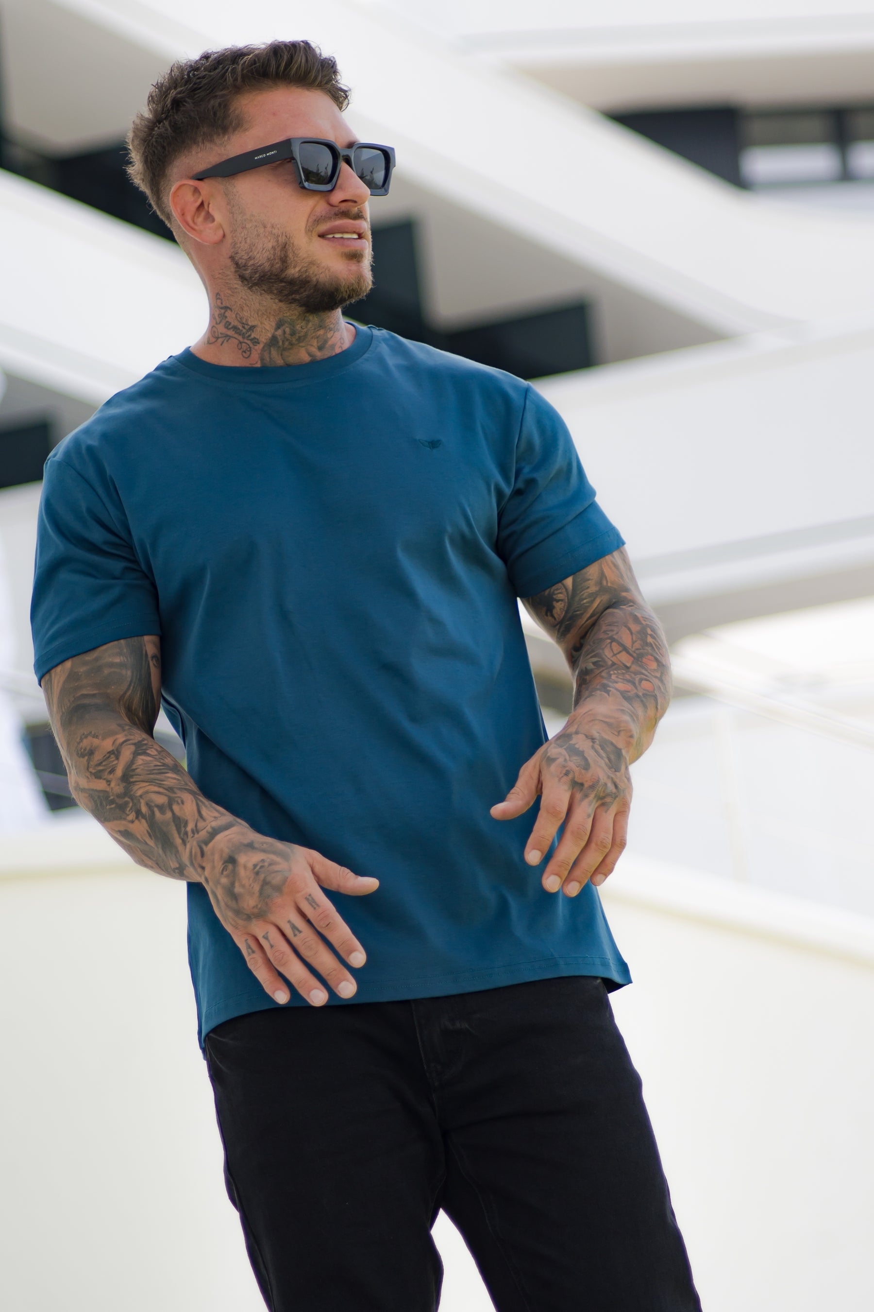 CAMISETA DE ALGODÓN PIMA EN AZUL REAL