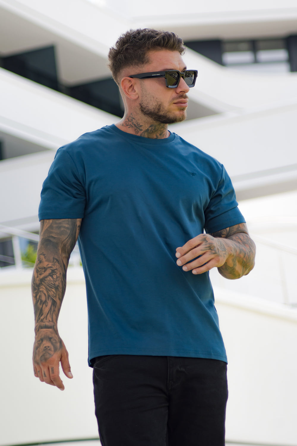 CAMISETA DE ALGODÓN PIMA EN AZUL REAL
