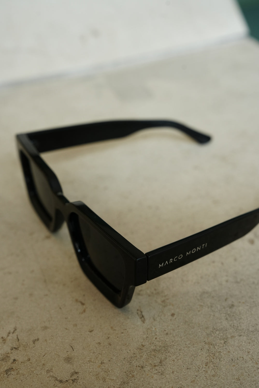 GAFAS DE SOL NEGRAS